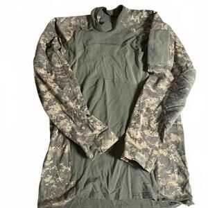 Massif Army Combat Shirt - Fitted. Men's Size Large Camo/Green Hunting Survival‎